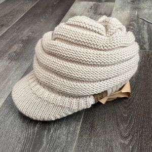 Brimmed beanie cap